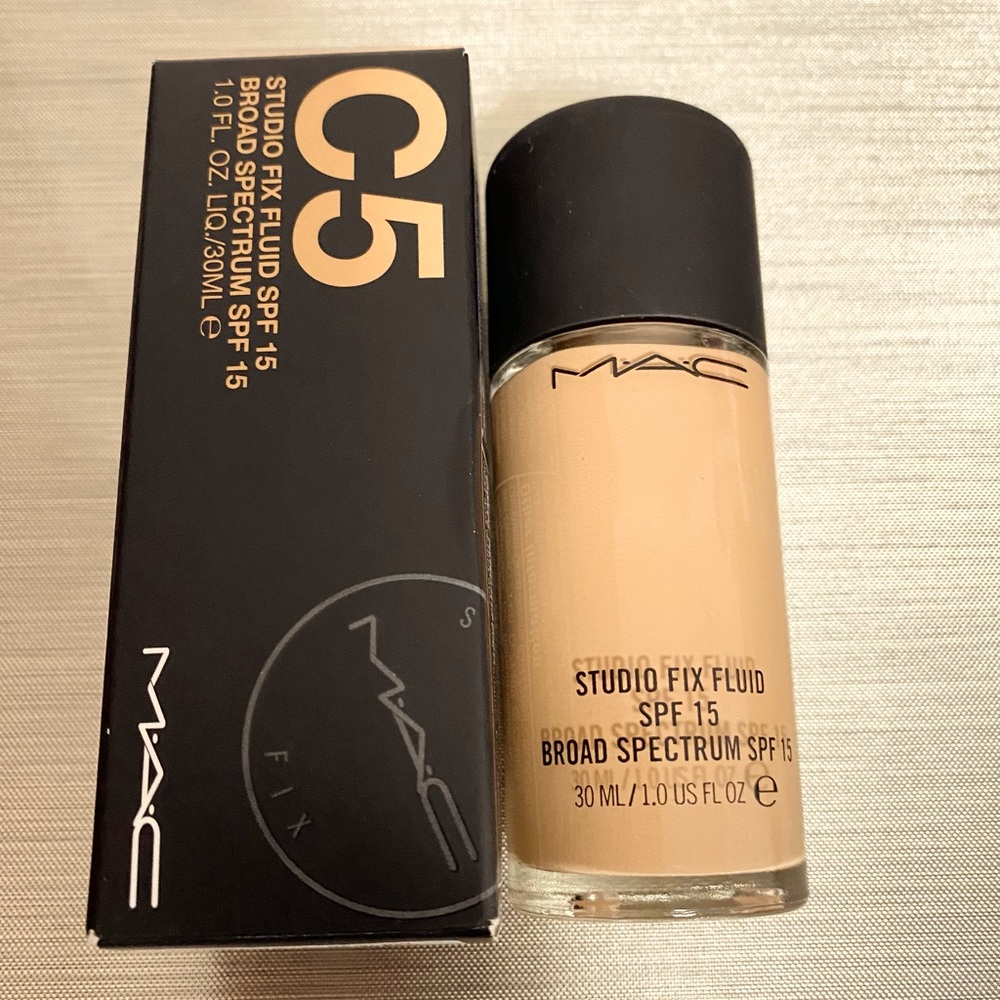 BRAND NEW - MAC FOUNDATION STUDIO FIX FLUID SPF 15 30 ML / 1.0 US FL OZ ❤️❤️❤️